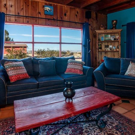 Chuck'S Cabin In A Joshua Tree Community ทเวนตีไนน์พาล์มส์ ภายนอก รูปภาพ