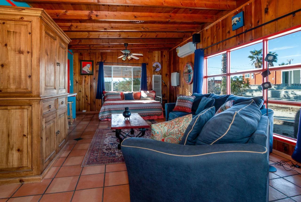 Chuck'S Cabin In A Joshua Tree Community ทเวนตีไนน์พาล์มส์ ภายนอก รูปภาพ